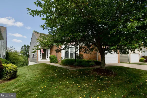 Property Slideshow image 3 of 7 | 1842 faversham way, Woodbridge, VA, 22192