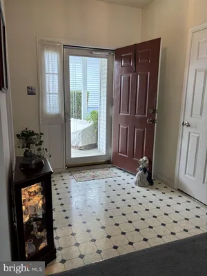 Property Slideshow image 2 of 25 | 2015 hunt master ln, Glen Mills, PA, 19342