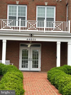 Property Slideshow image 2 of 9 | 44605 york crest ter 300, Ashburn, VA, 20147