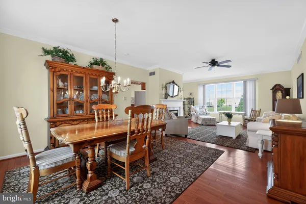 Property Slideshow image 3 of 42 | 54 n houndmaster holw, Glen Mills, PA, 19342