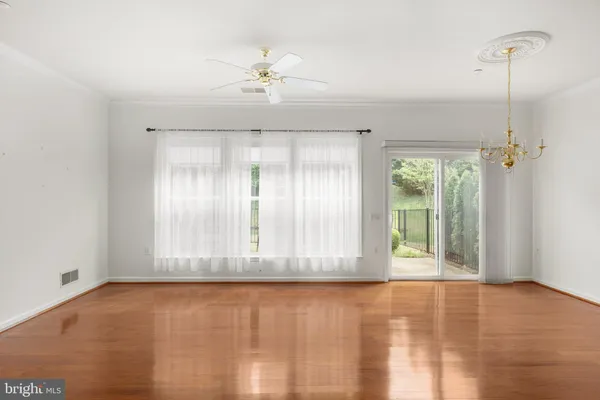 Property Slideshow image 3 of 38 | 4 harborton ln, Fredericksburg, VA, 22406