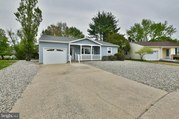 Property Slideshow image 2 of 32 | 106 hatfield ct, Toms River, NJ, 08757