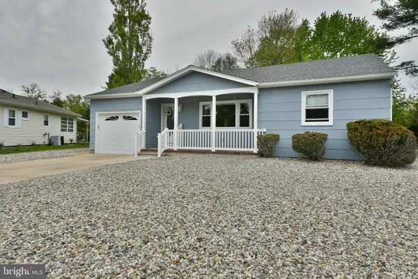 Property Slideshow image 3 of 32 | 106 hatfield ct, Toms River, NJ, 08757