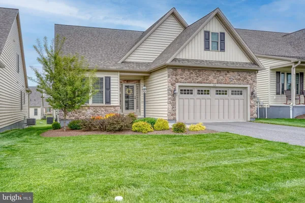 Property Slideshow image 2 of 42 | 814 summer breeze path, Cochranville, PA, 19330