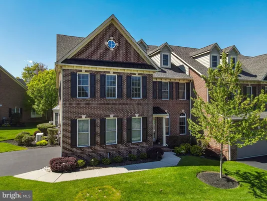 Property Slideshow image 3 of 55 | 86 rittenhouse cir, Newtown, PA, 18940