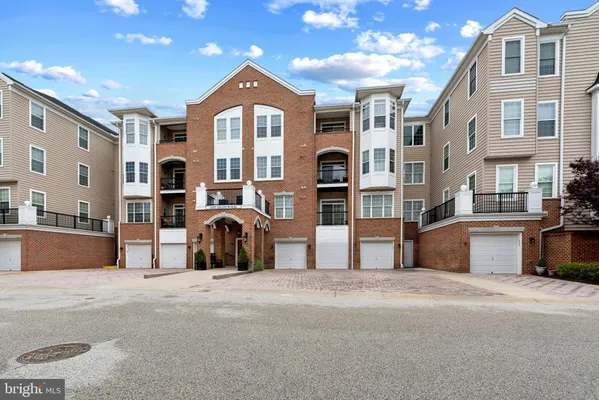 Property Slideshow image 2 of 53 | 6155 shadywood rd 401, Elkridge, MD, 21075