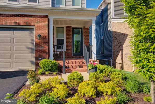 Property Slideshow image 3 of 24 | 42760 littlehales ter, Ashburn, VA, 20148