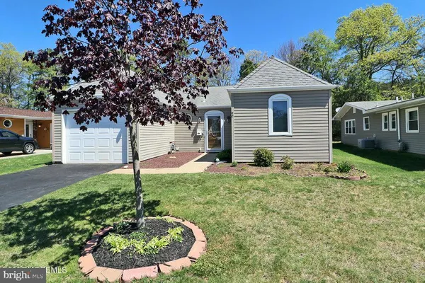 Property Slideshow image 2 of 32 | 90 baser ln, Brick, NJ, 08724