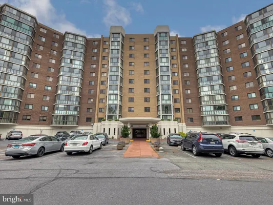 Property Slideshow image 2 of 35 | 15115 interlachen dr 3-1012, Silver Spring, MD, 20906