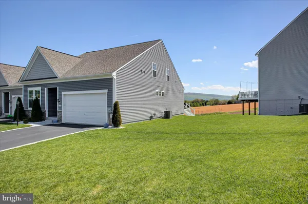 Property Slideshow image 3 of 57 | 11700 mystic rock ln, Waynesboro, PA, 17268