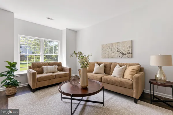 Property Slideshow image 3 of 26 | 628 kendall dr, Bear, DE, 19701