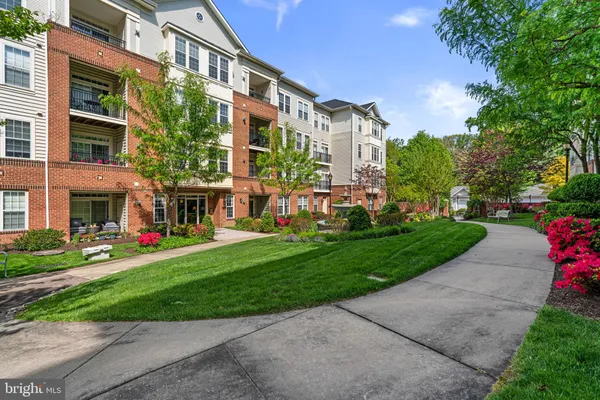 Property Slideshow image 2 of 44 | 2500 kensington gdns 405, Ellicott City, MD, 21043