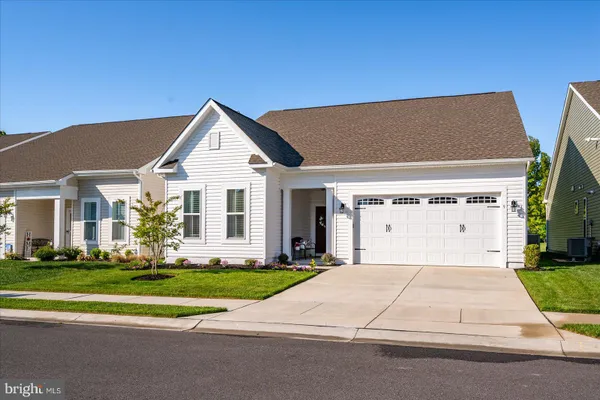 Property Slideshow image 2 of 43 | 9 links dr, Bridgeville, DE, 19933