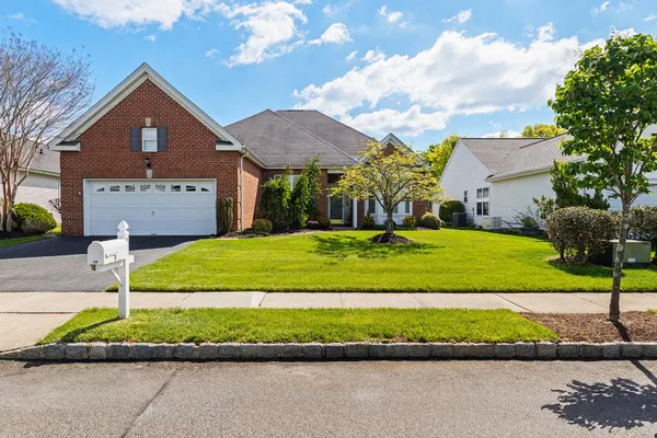 Property Slideshow image 2 of 36 | 14 williamsburg ct, Allentown, NJ, 08501