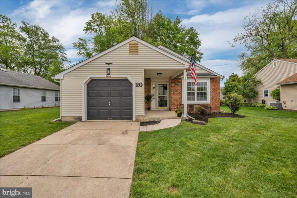 Property Slideshow image 2 of 25 | 20 lakebridge dr, Deptford, NJ, 08096