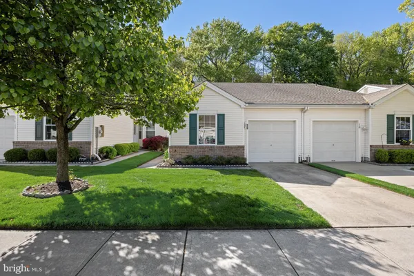 Property Slideshow image 2 of 29 | 20 peppergrass dr, Mount Laurel, NJ, 08054