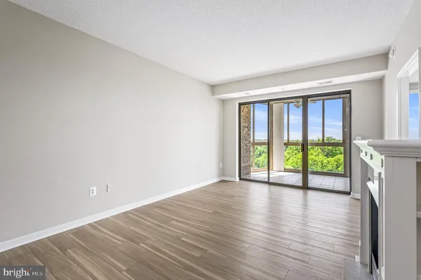 Property Slideshow image 3 of 34 | 19355 cypress ridge ter 1022, Leesburg, VA, 20176