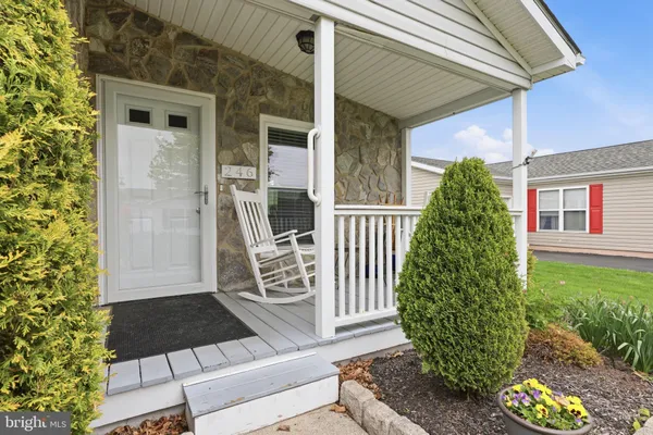 Property Slideshow image 3 of 28 | 246 thrush cir, New Hope, PA, 18938
