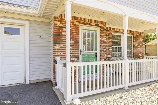 Property Slideshow image 3 of 38 | 5 elm ct, Barnegat, NJ, 08005