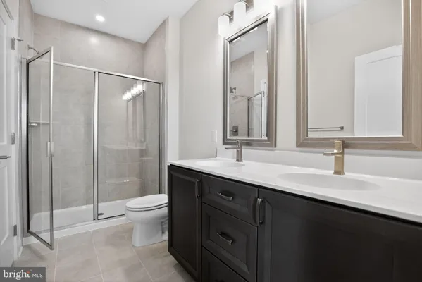 Property Slideshow image 3 of 3 | 30 ivy ln 81, Levittown, PA, 19055