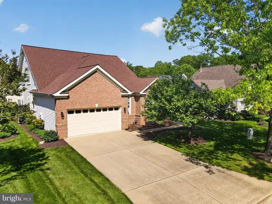 Property Slideshow image 2 of 48 | 6901 saddle run way, Gainesville, VA, 20155