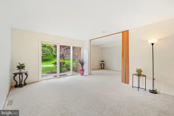 Property Slideshow image 3 of 49 | 3350 chiswick ct 57-1a, Silver Spring, MD, 20906