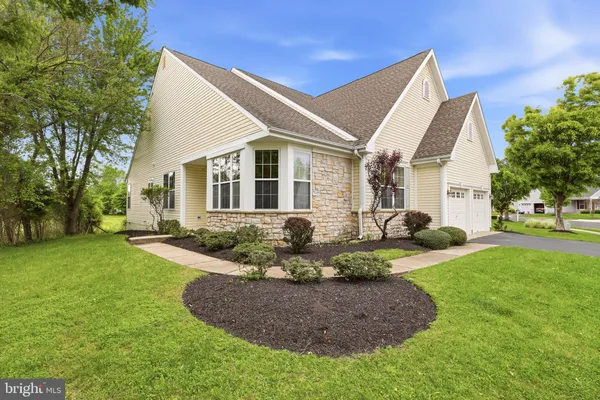 Property Slideshow image 3 of 32 | 5 hibiscus dr, Marlton, NJ, 08053
