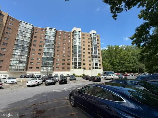Property Slideshow image 2 of 11 | 15115 interlachen dr 3-902, Silver Spring, MD, 20906