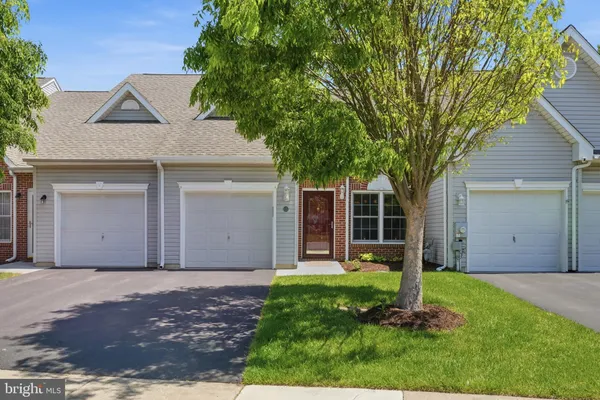 Property Slideshow image 2 of 53 | 623 kendall dr, Bear, DE, 19701