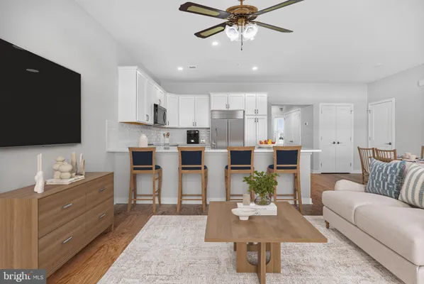 Property Slideshow image 3 of 5 | 22 ivy ln 85, Levittown, PA, 19055