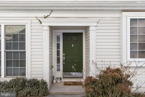 Property Slideshow image 2 of 33 | 413 clubside dr 299, Taneytown, MD, 21787