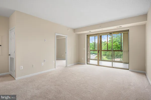 Property Slideshow image 2 of 39 | 19355 cypress ridge ter 404, Leesburg, VA, 20176