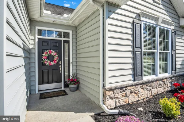 Property Slideshow image 3 of 58 | 107 loyal dr, Mechanicsburg, PA, 17050