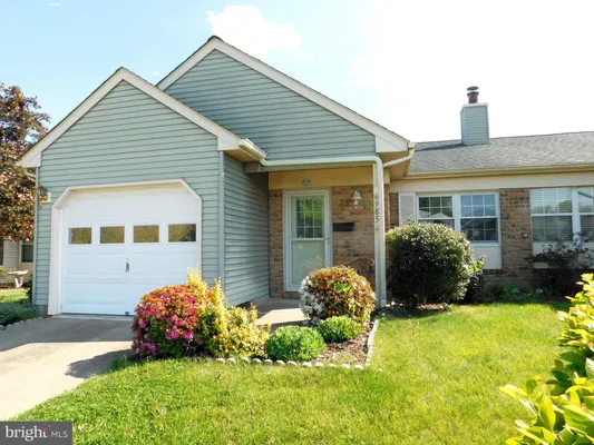 Property Slideshow image 2 of 29 | 6985 arbor dr, Frederick, MD, 21703