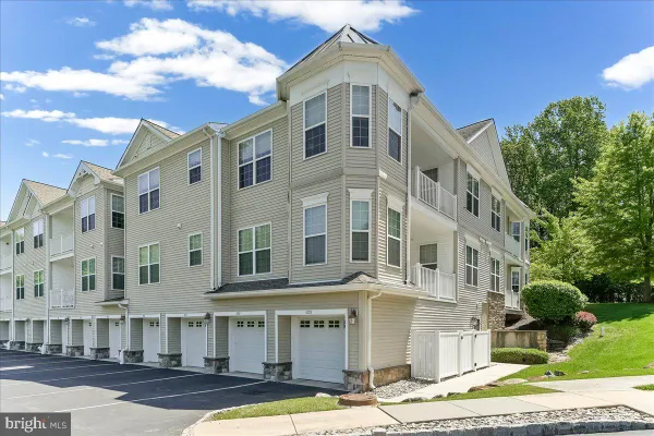 Property Slideshow image 2 of 41 | 4202 poplar st, Garnet Valley, PA, 19060