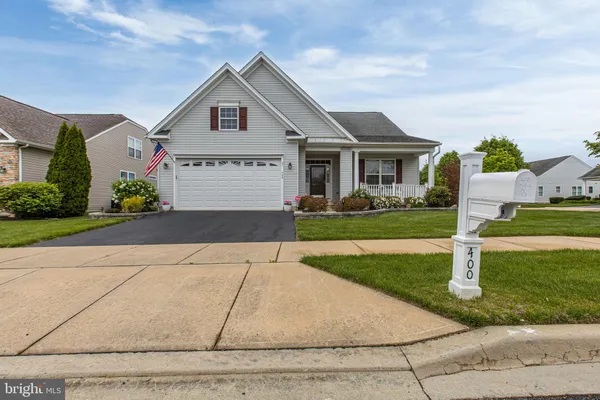 Property Slideshow image 2 of 57 | 400 topiary ln, Middletown, DE, 19709