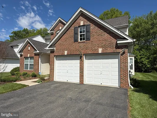 Property Slideshow image 2 of 10 | 54 lexington dr, Pennington, NJ, 08534