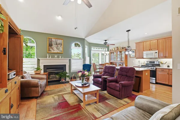Property Slideshow image 3 of 27 | 1706 nottingham ct 136, Warrington, PA, 18976