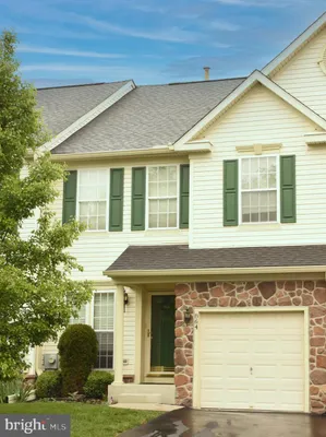 Property Slideshow image 2 of 7 | 864 geranium dr, Warrington, PA, 18976