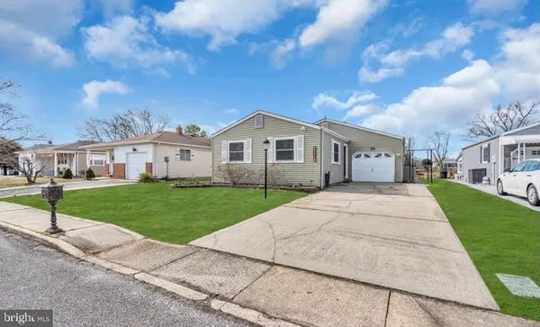 Property Slideshow image 2 of 33 | 807 jamaica blvd, Toms River, NJ, 08757
