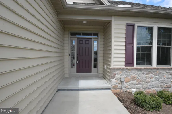 Property Slideshow image 2 of 24 | 252 honeycroft blvd, Cochranville, PA, 19330