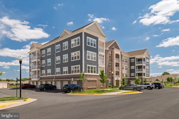 Property Slideshow image 3 of 71 | 21630 hawksbill high cir 202, Sterling, VA, 20164