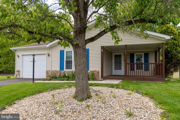 Property Slideshow image 2 of 25 | 161 grouse cir, New Hope, PA, 18938