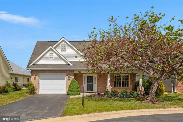 Property Slideshow image 2 of 25 | 203 cranberry ct, Winchester, VA, 22602