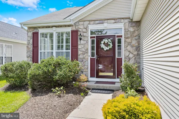 Property Slideshow image 3 of 22 | 18 ambrose dr, Columbus, NJ, 08022