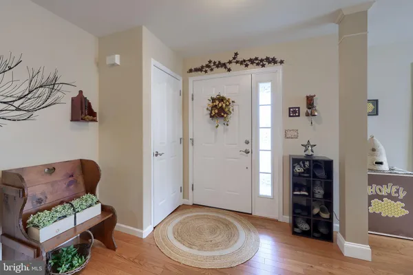 Property Slideshow image 3 of 40 | 1042 cambridge dr, Manheim, PA, 17545
