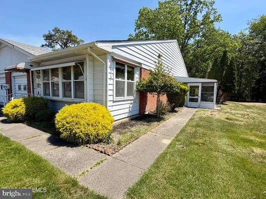 Property Slideshow image 2 of 48 | 16 franklin ln b, Whiting, NJ, 08759