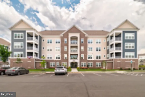 Property Slideshow image 3 of 69 | 21914 hawksbill high cir 204, Sterling, VA, 20164