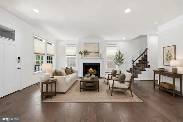Property Slideshow image 2 of 30 | 7922 ashland dr, Alexandria, VA, 22315