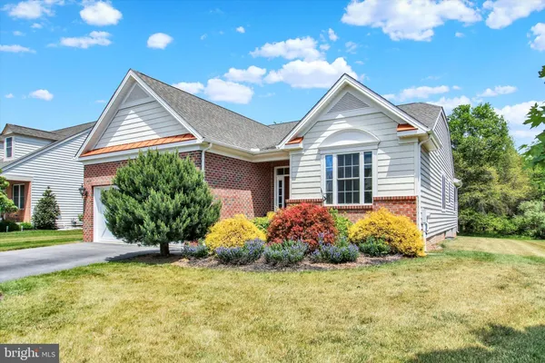Property Slideshow image 3 of 28 | 120 woodhaven dr, Gettysburg, PA, 17325